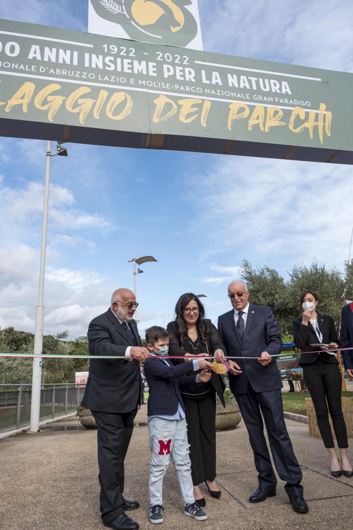 L'apertura del Villaggio dei Parchi con i due Presidenti e il sottosegretario Ilaria Fontana - Foto Enzo Massa Micon