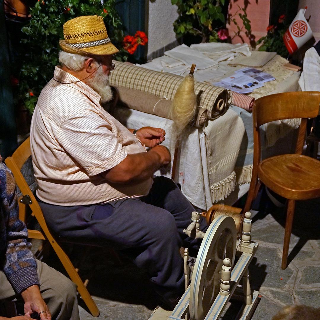 Lavorazione tradizionale della canapa