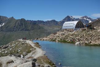Valsavarenche - Il Rifugio Vittorio Emanuele II. Foto F. Rossetti