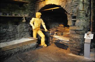 Statua nell'ecomuseo del rame